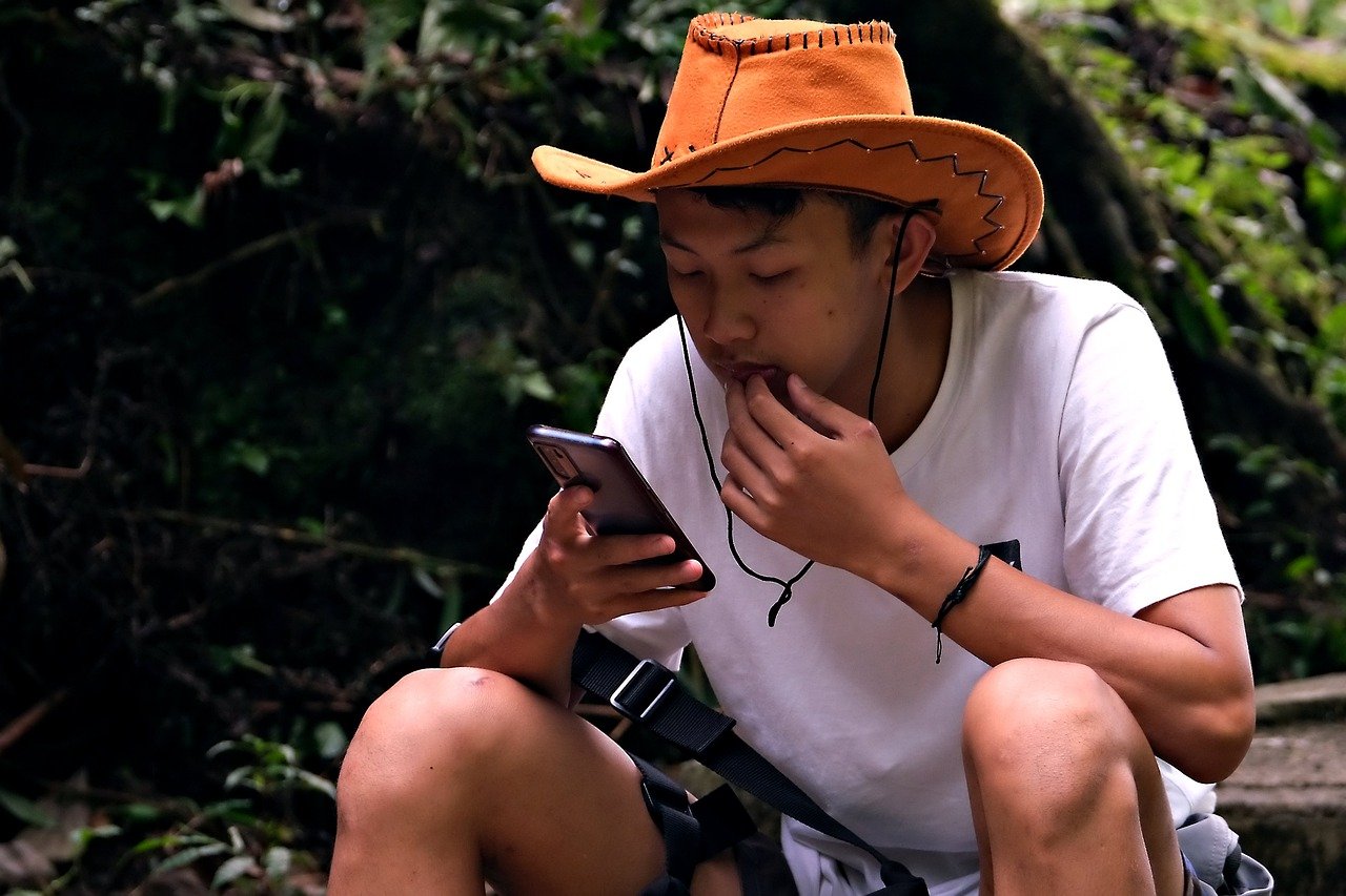 Communication Devices to Use During a Disaster